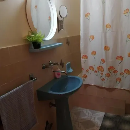 Tovaros Vendeghaz *