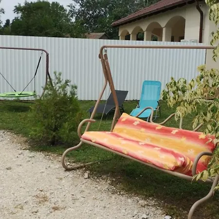 Tovaros Vendeghaz * Абадсалок