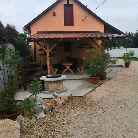 Tóváros *