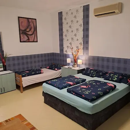 Tovaros Vendeghaz Abádszalók