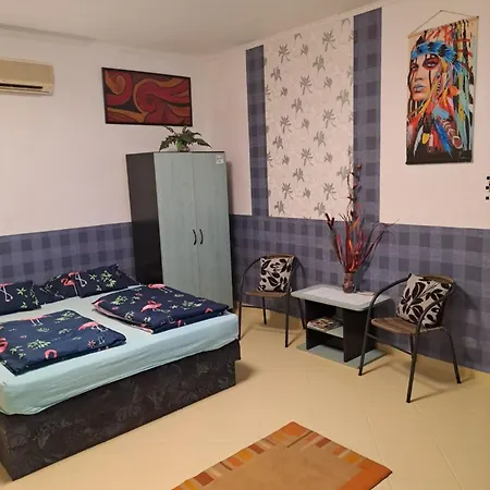 Tovaros Vendeghaz Абадсалок