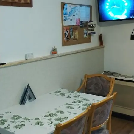 Tovaros Vendeghaz Абадсалок