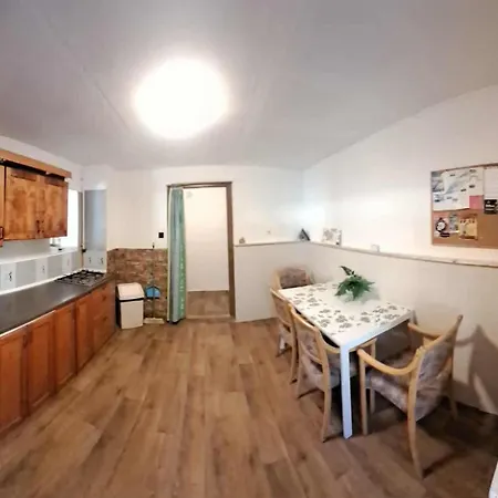 Tovaros Vendeghaz Апартаменты *