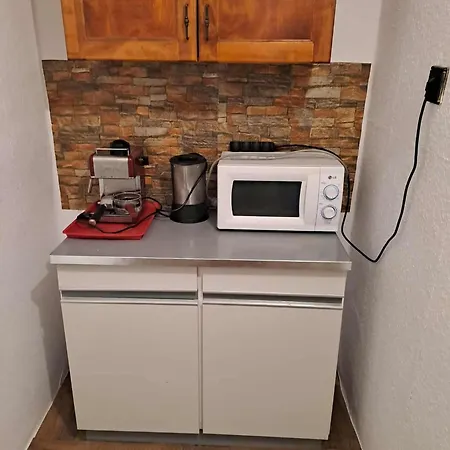 Tovaros Vendeghaz Абадсалок