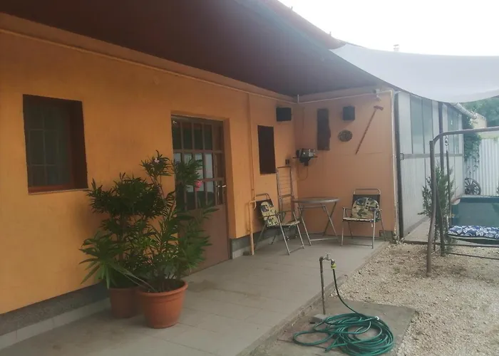 Tóváros *